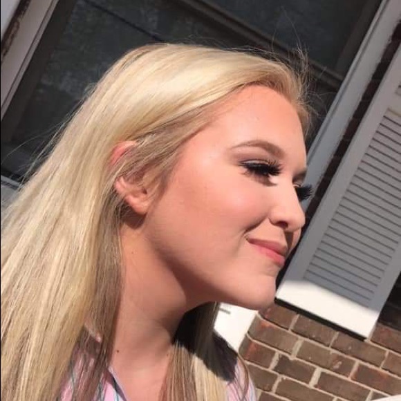 Meet your Posher, Callie - Picture 2 of 3